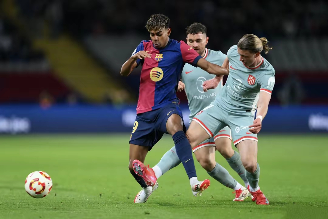 华体会下载-包含里昂战平巴萨，莱万补时绝平德甲的词条